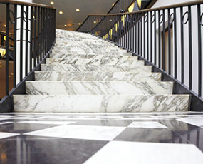 Đá ốp cầu thang